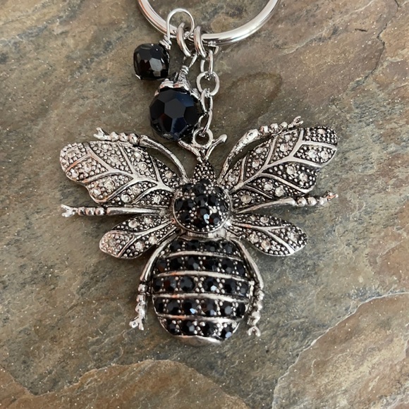 NWT Rustic Queen Bee Crystal 3 Charm Key Chain - Picture 2 of 4